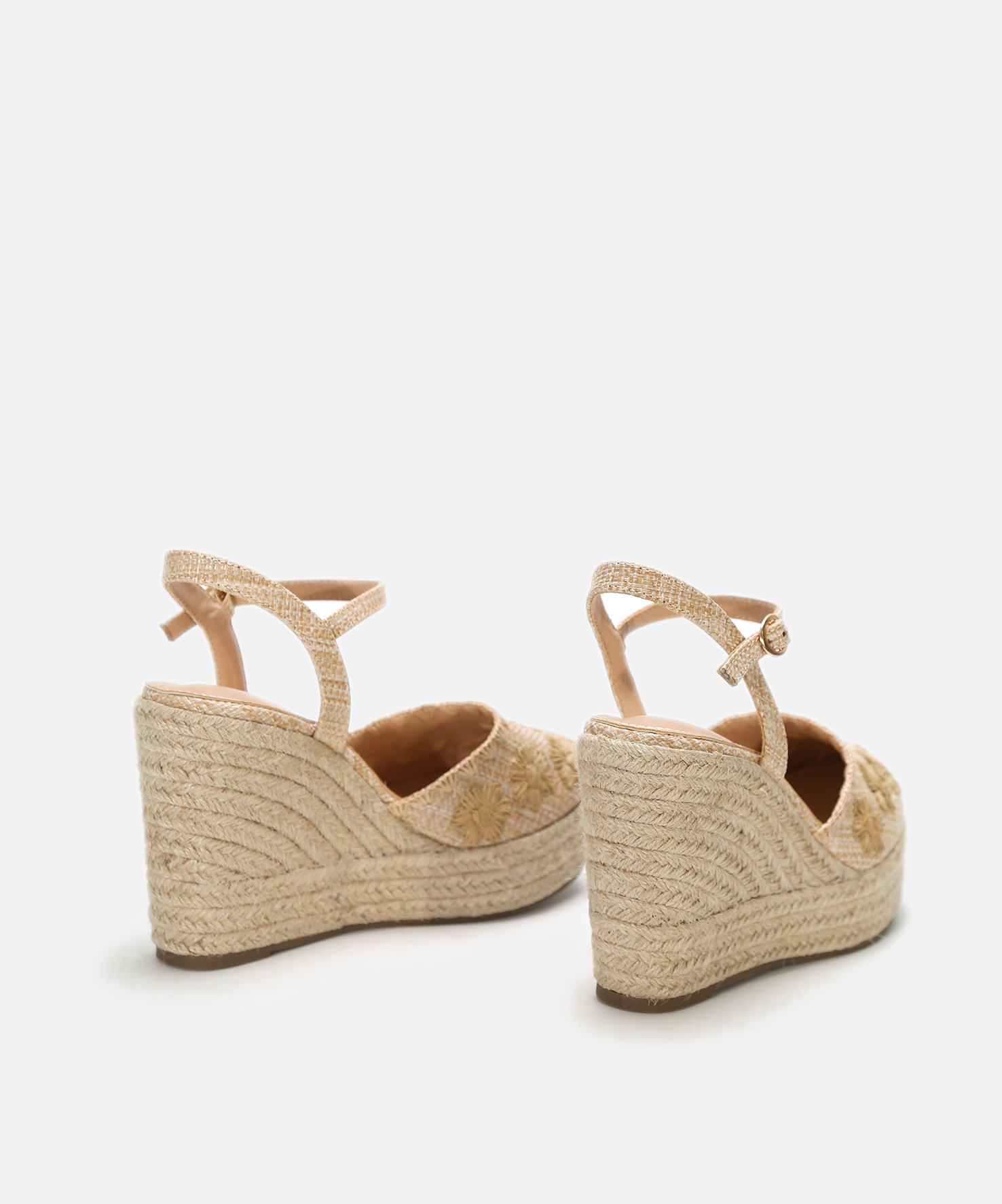 Cunhas de esparto com bordado de flores image number null